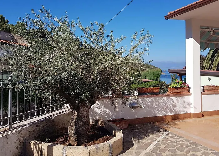 Ξενοδοχείο με διαμερίσματα Airone Blu *